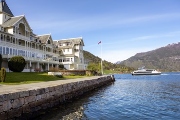 Fasaden av Kviknes Hotel